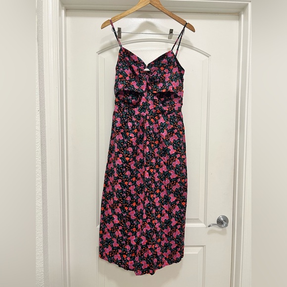 Socialite Dresses & Skirts - NWT Socialite Cutout Floral Midi Dress